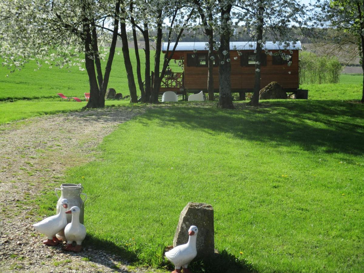 Roulotte Panoramique Du Moulin Bed & Breakfast Châtillon-sur-Marne Екстериор снимка