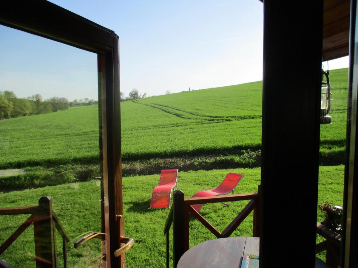 Roulotte Panoramique Du Moulin Bed & Breakfast Châtillon-sur-Marne Екстериор снимка