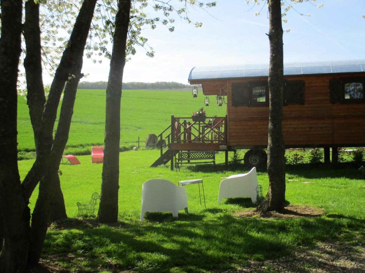 Roulotte Panoramique Du Moulin Bed & Breakfast Châtillon-sur-Marne Екстериор снимка